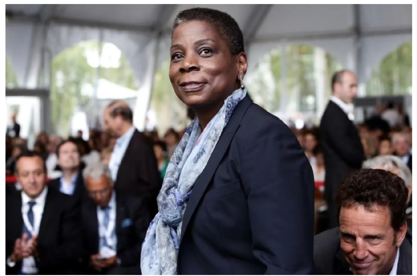 In 2009, Burns became Xerox’s CEO and the first Black woman to run a Fortune 500 company.